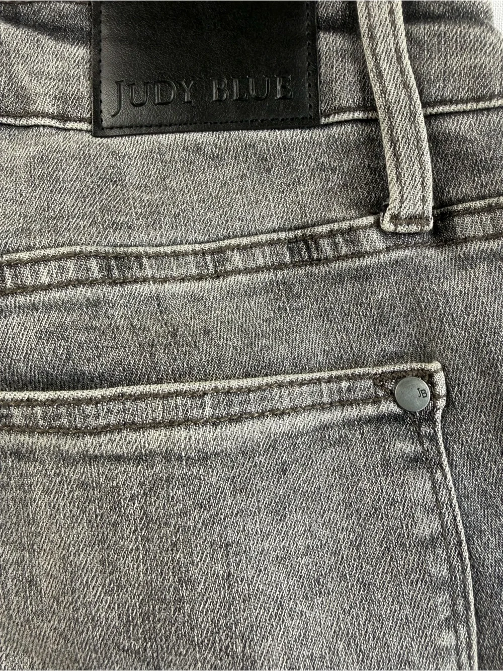 Judy Blue Grey High Rise Button Fly Capri Jeans 14W JB78110 GR Womens 14W